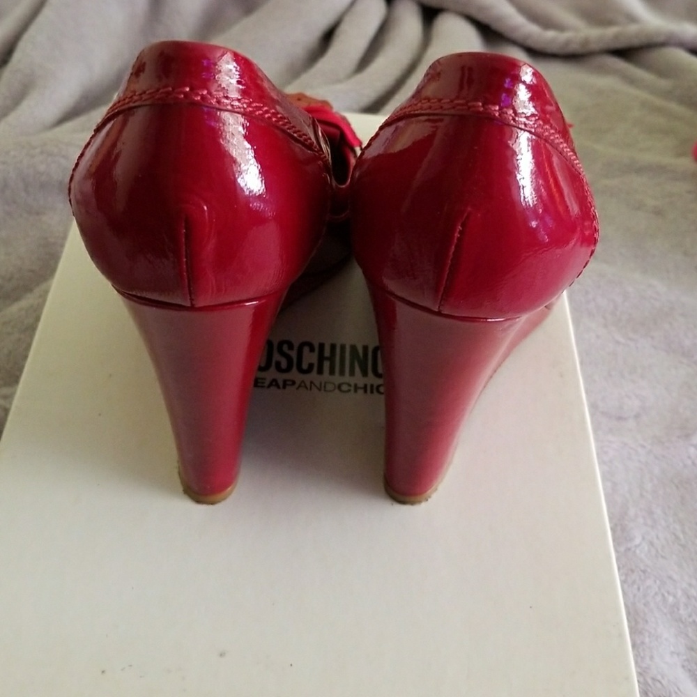 π2X HPπ Moschino Patent Leather Wedges - Picture 3 of 7